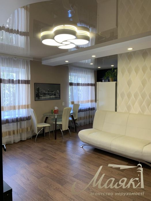 Продаж 3 кімнатної квартири Хортицький мк-рн
