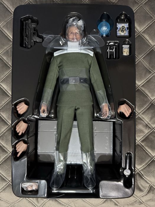 Фігурка 1/6 Hot Toys MMS775 - Rogue One: Galen Erso (Japan Exclusive)