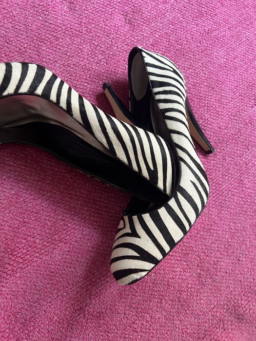 Buty damskie bardzo efektowne rozmiar 40