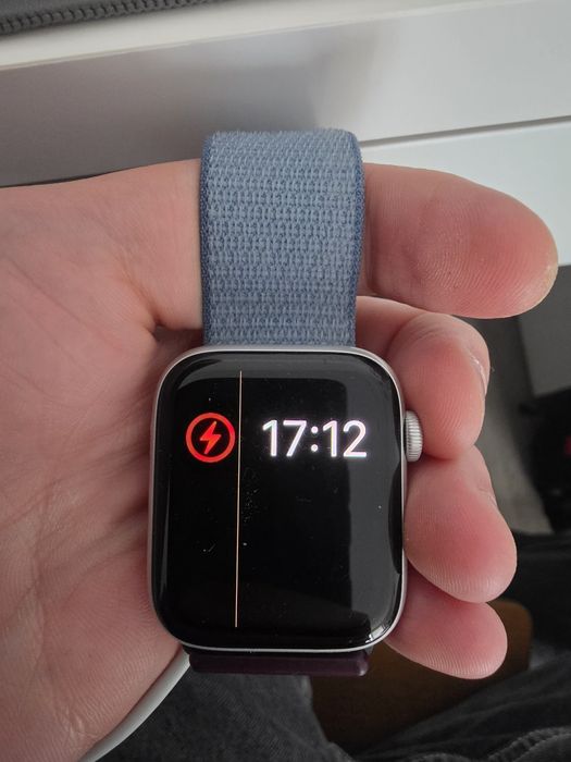 Iphone 15 PRO + Apple Watch  SE2