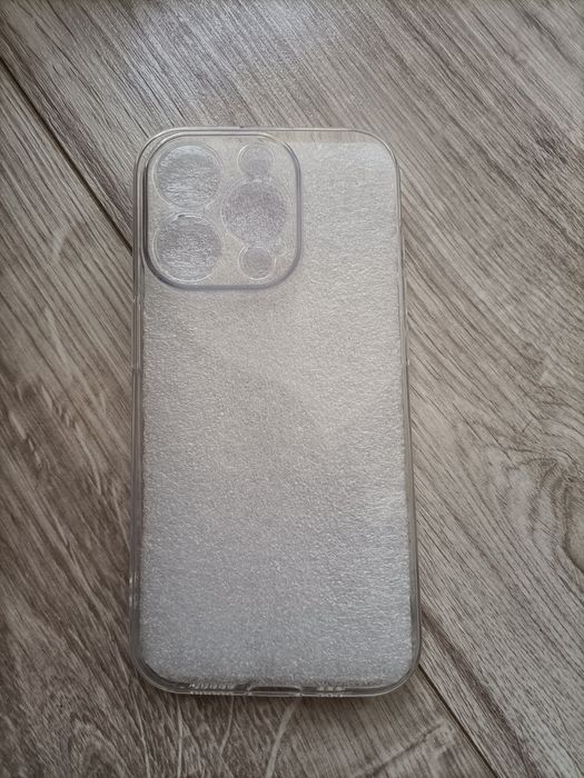 Nowe przezroczyste etui na iPhone 15 pro