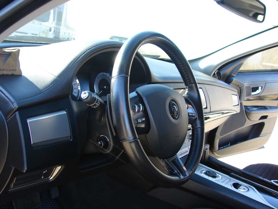 Jaguar XF 3.0 bi-turbo DIESEL 2012 год (Европа, МАКСИМАЛЬНЫЙ)