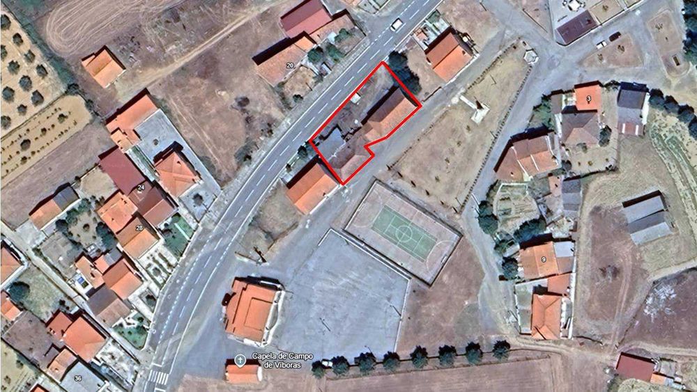 Edifício ~400 m² + lote ~750 m² para reconstrução - Vimioso, Bragança
