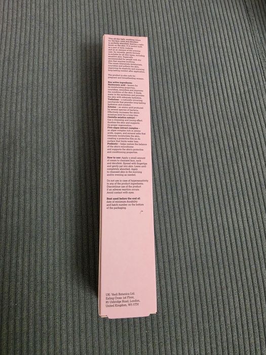 Veoli Botanica Daily Calming Cream Całodzienny lekki krem kojący do twarzy 75ml