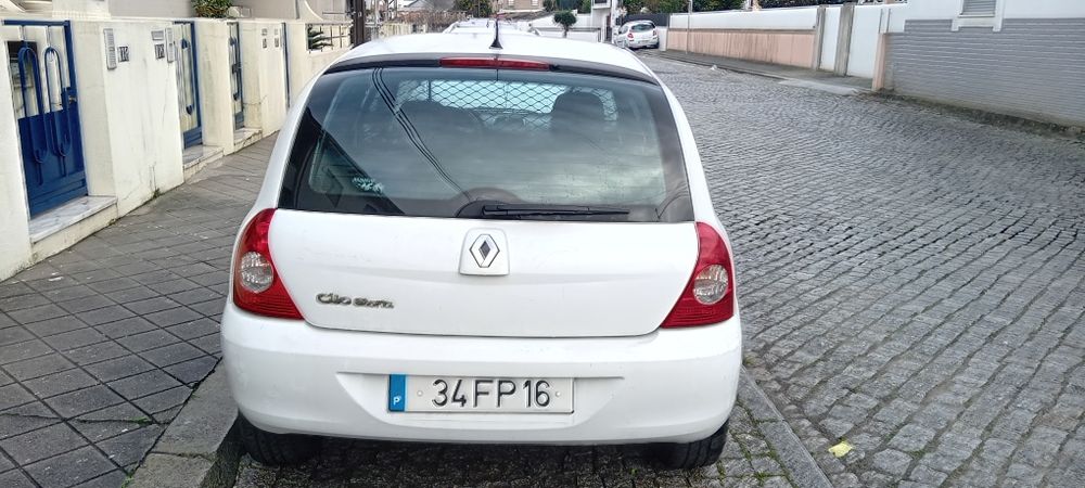 Renault clio comercial 2008