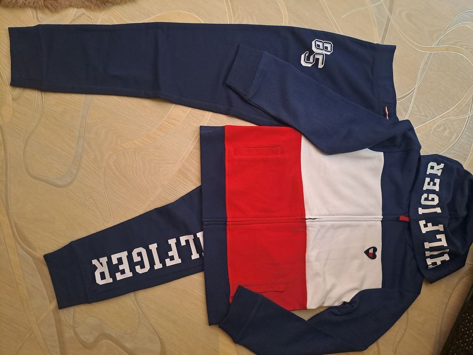 Костюм новий оригінал Tommy Hilfiger 152 розмір для дівчинки