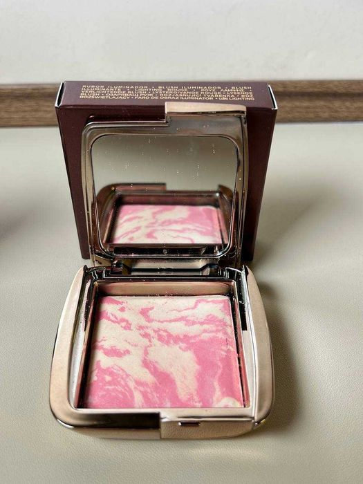 Рум'яна Hourglass Ambient