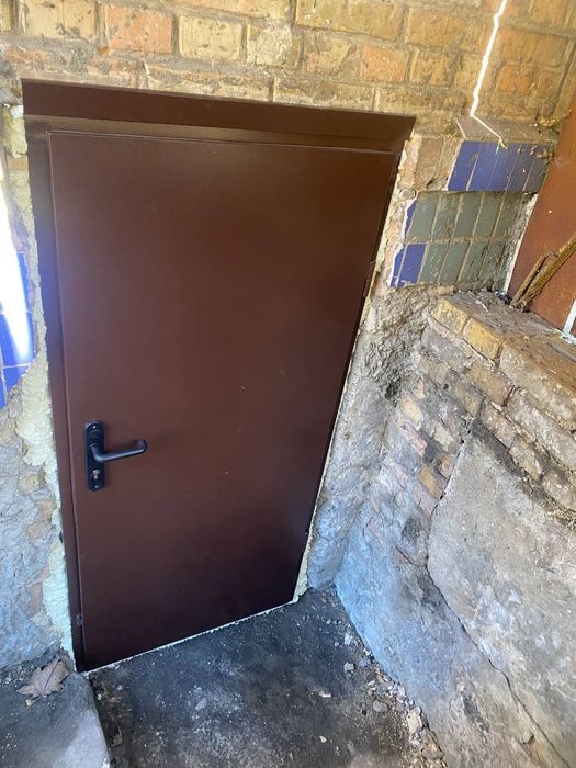 Технічні металеві двері в під'їзд, склад, підвал, магазин