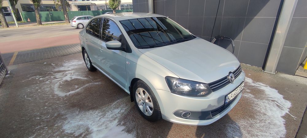 Volkswagen polo sedan