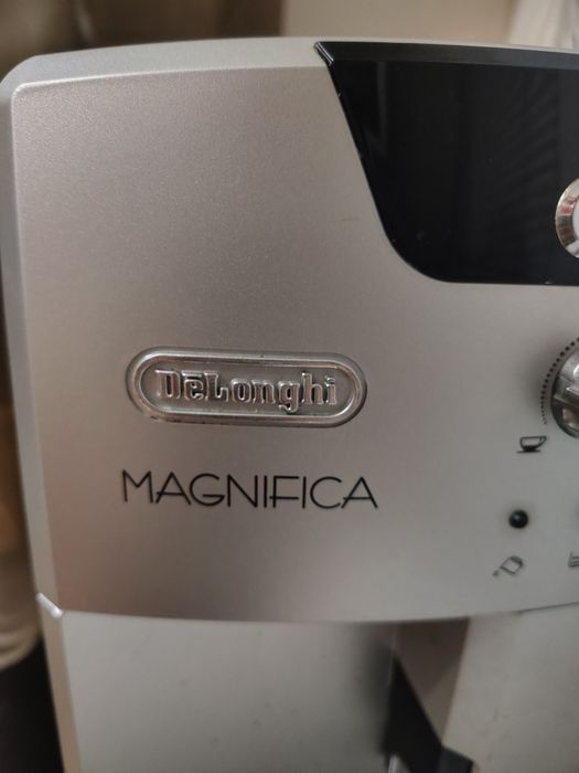 Кофемашина delonghi magnifica