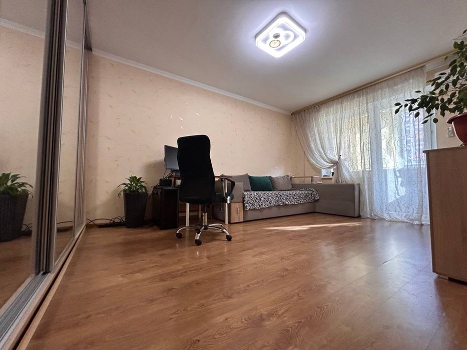 Продам однакімнатну з ремонтом, Бальзака 56