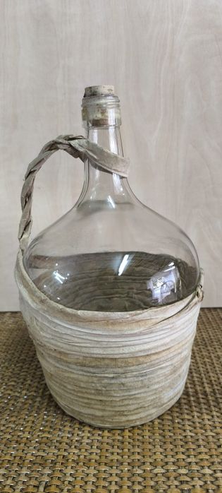 Garrafão em vidro empalhado 2.5litros, exemplar estado de conservação