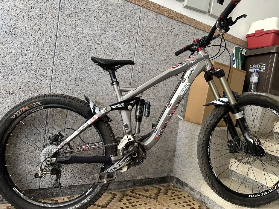 Bicicleta de enduro TREK