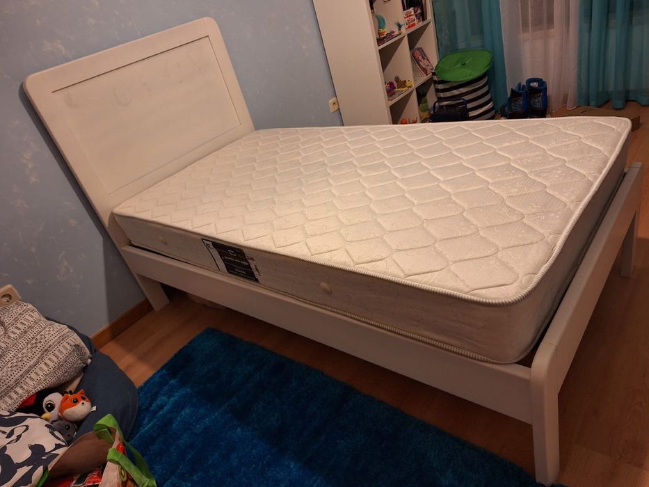 Cama solteiro com colchao e estrato