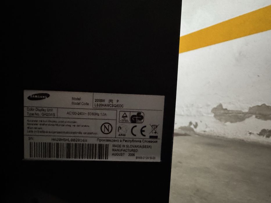 Monitor Samsung com cabos