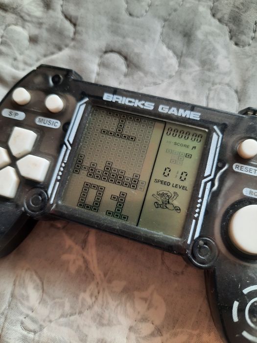 Uszkodzona gra Brick Game tetris