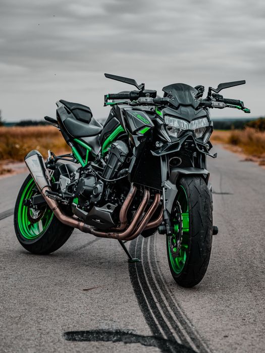 Kawasaki Z900 – stan bardzo dobry, niski przebieg, dodatki