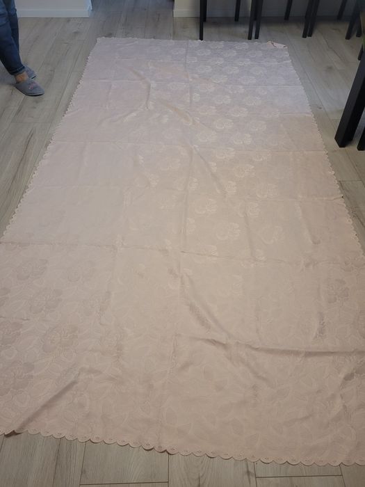 Używany obrus lososiowy