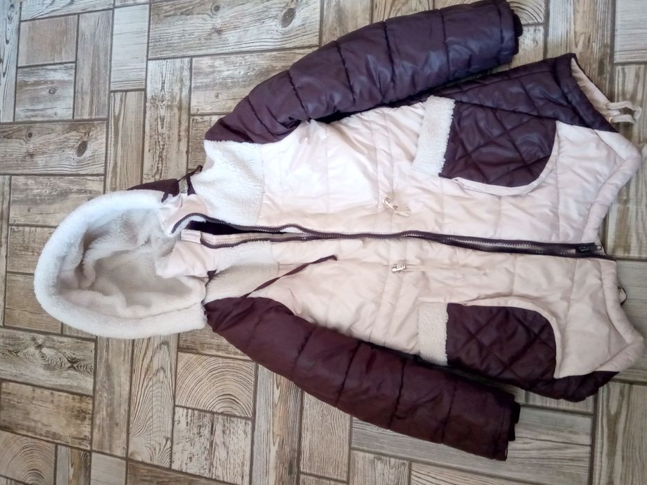 Курточка на дівчинку