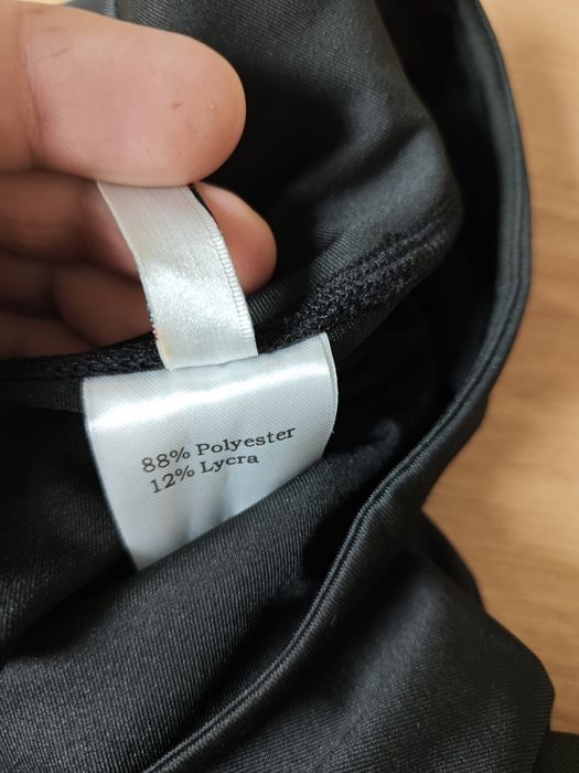 Nowe, czarne leginsy sportowe, treningowe, do kostek, kieszeń z tyłu (250)