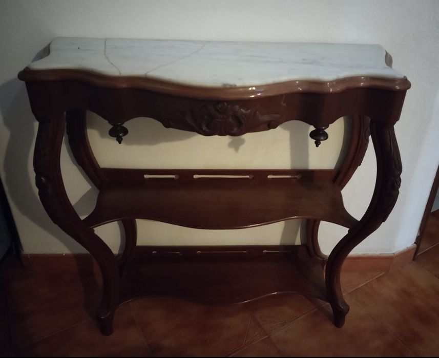 Aparador centenário