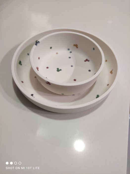 2 pratos de silicone da Zara Home novos