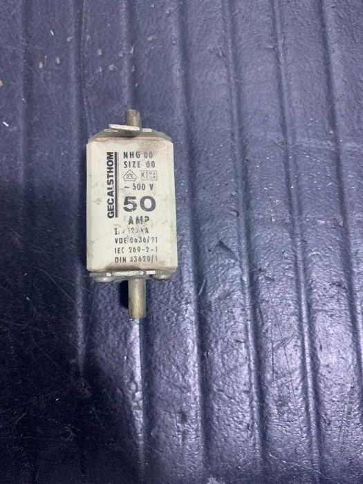 Fuses of Various Ratings64740388182274122