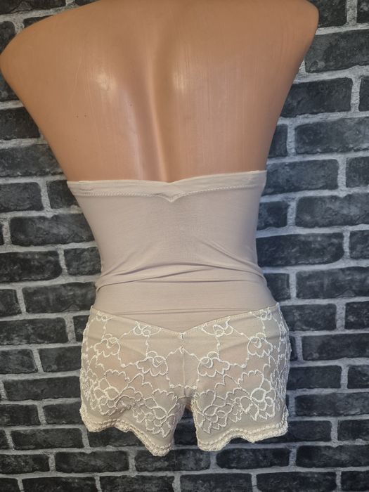 Bielizna modelująca M