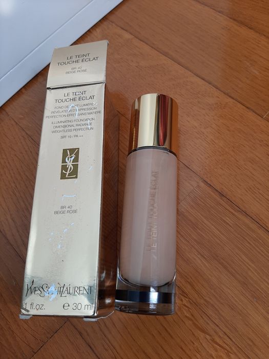 Base Yves Saint Laurent