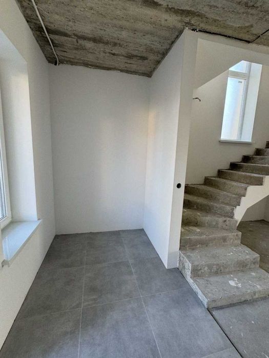 Продам особняк, р-н озера