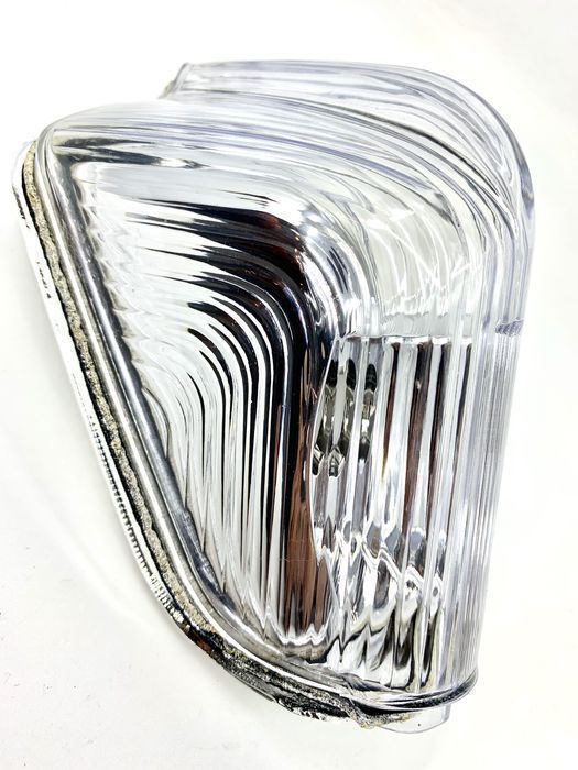 Kierunkowskaz migacz boczny w lusterku  Mercedes Sprinter  VW Crafter