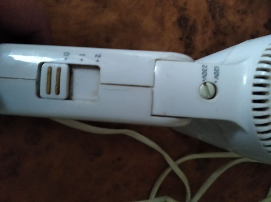 Фен для сушки та укладки волосся