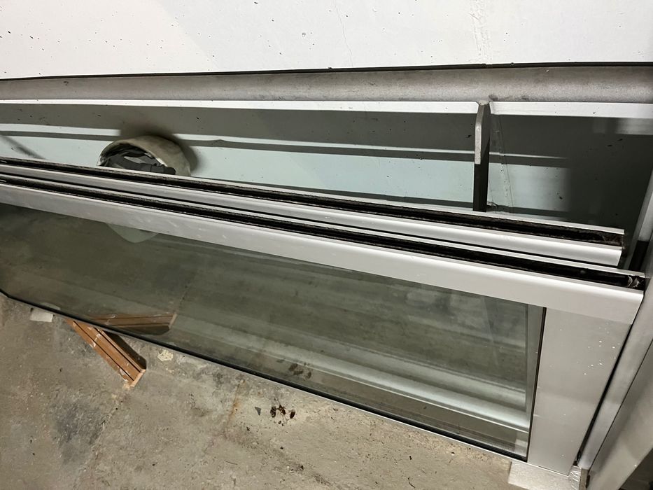 Janela / Porta dimensões. 216 x 166