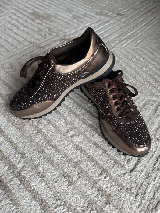 Ténis femininos com strass