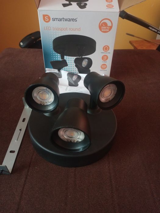 Lampa LED sufitowa , kinkiet, regulacja .