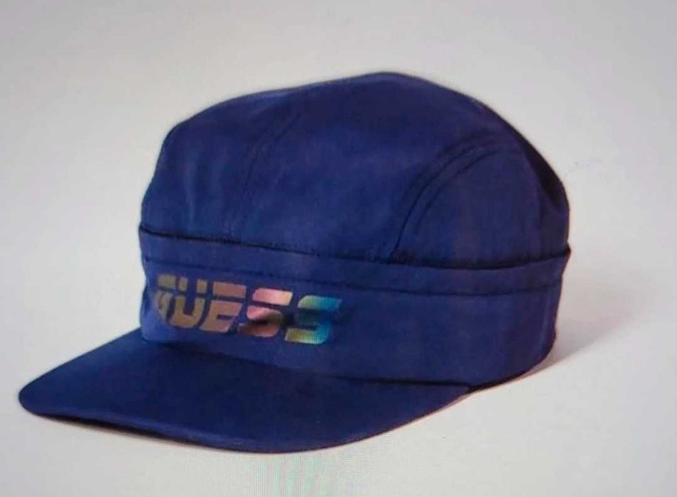 Boné azul - 2 em 1 da Guess