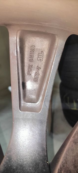 Jantes Tesla originais 22" com pneus