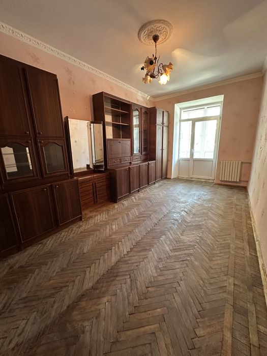 Продам 3х комнатную квартиру "сталинка" ул. Пушкинская, район старого ЖД вокзала