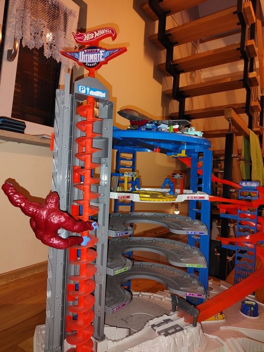 HOT WHEELS super mega garaż