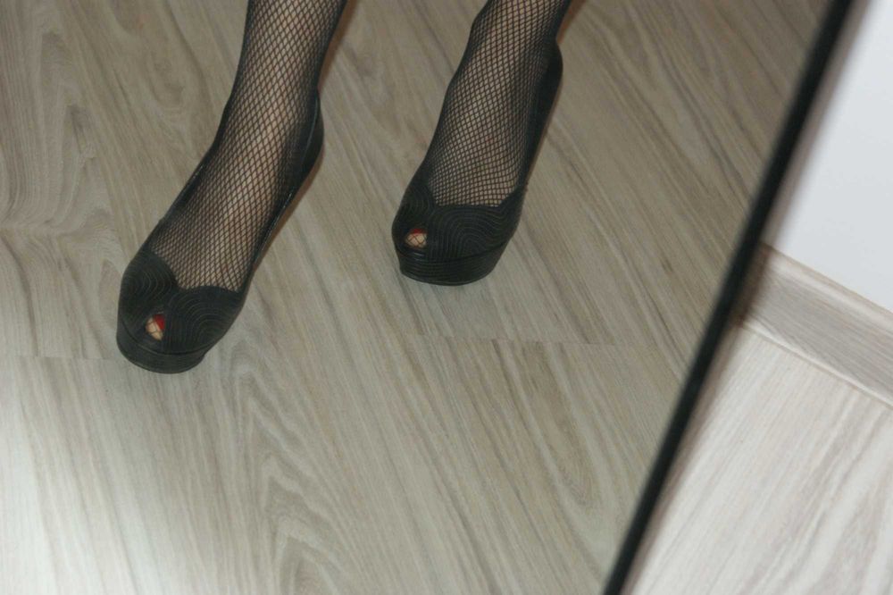 Szpilki ze skóry buty na obcasie 36 Zara czarne platforma na wesele
