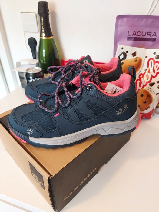 Кроссовки фирменные Jack Wolfskin демисезонные новые