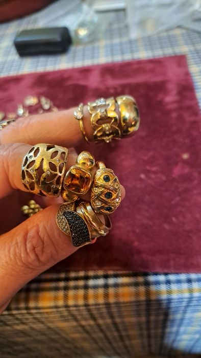 Diversas peças vintage Ouro.