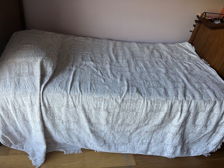 Cama de solteira com colchão
