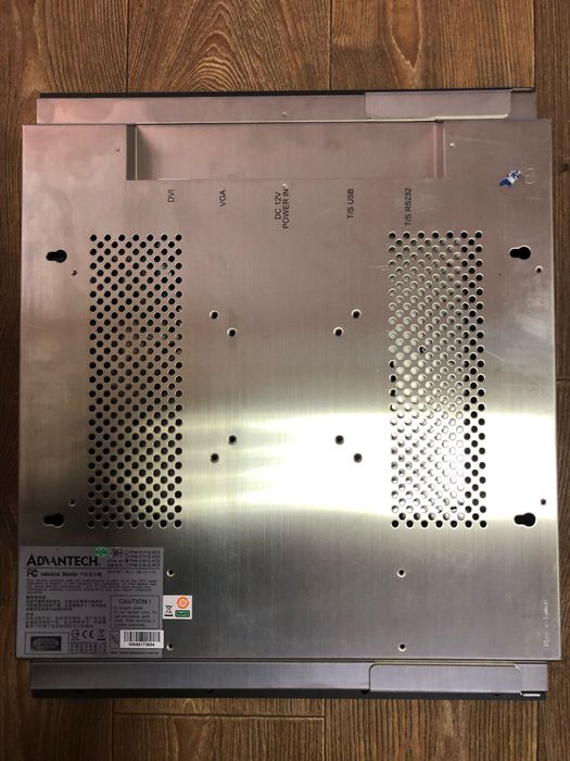 Промисловий сенсорний монітор Advantech