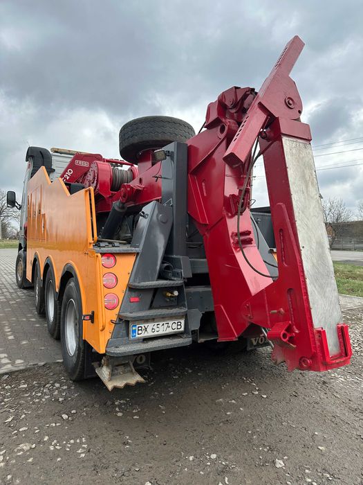Volvo FH16 520 к.с. | Спецевакуатор для вантажівок | 8x4 | Кран Fassi