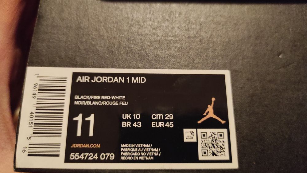 Jordan 1 mid 45 размер  11 us  red black white