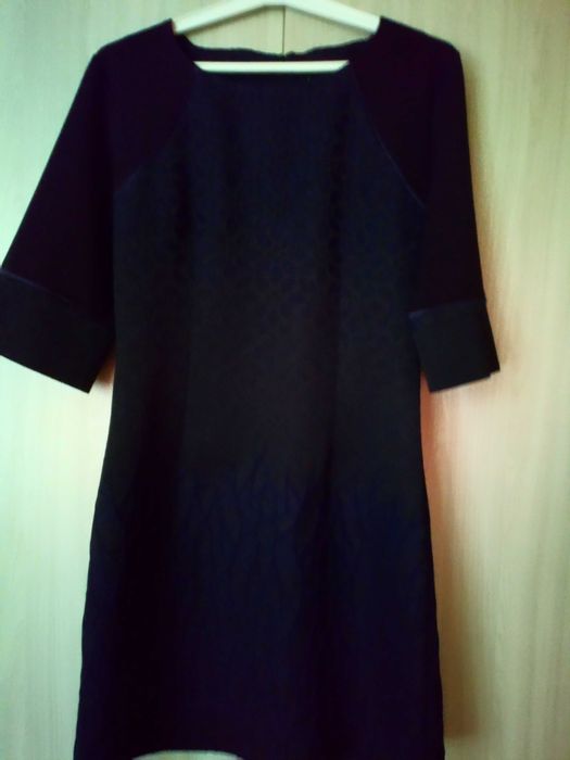 Granatowa sukienka