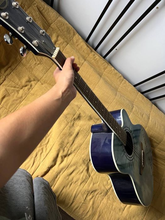 Гитара акустична