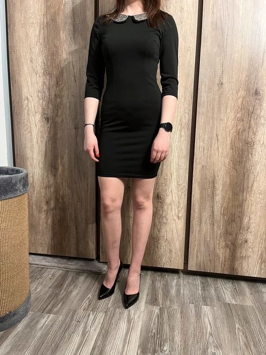 Dopasowana czarna sukienka S