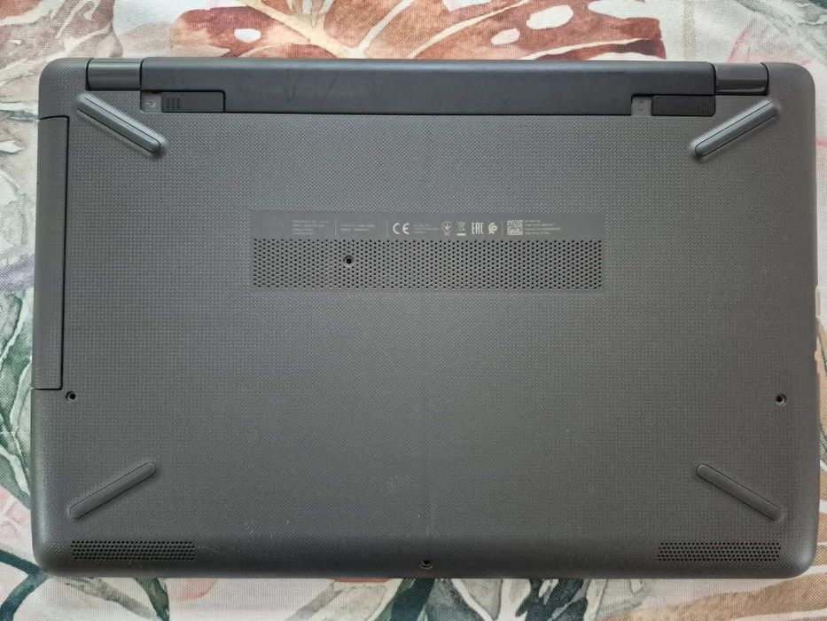 Laptop HP 250 G6 i3 / 8GB RAM / 256GB SSD + Torba i Ładowarka